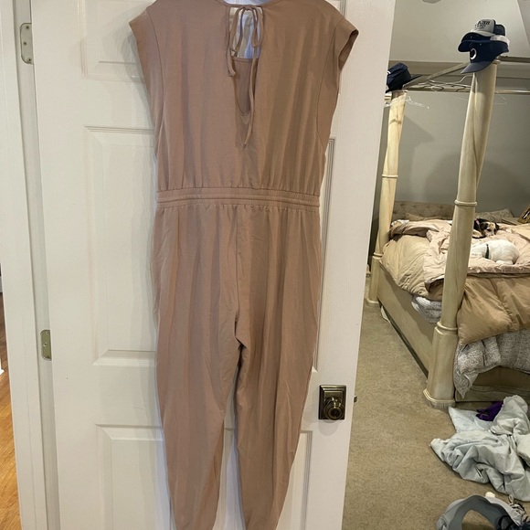Le Lis Tan Drawstring Waist Jumpsuit NWT - Picture 7 of 11